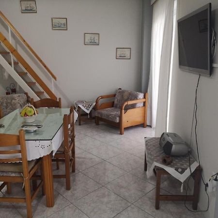 Panos & Antzy Apartments Kalamáta Buitenkant foto