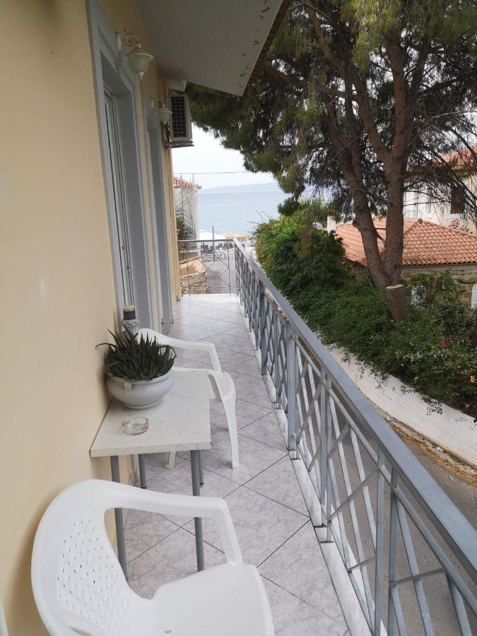 Panos & Antzy Apartments Kalamáta Buitenkant foto